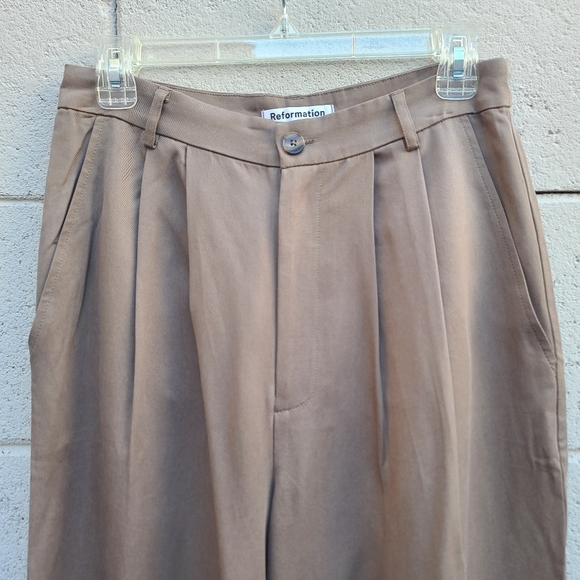 Reformation | Mason Trouser Pant in Mushroom Size 8 - Picture 4 of 11